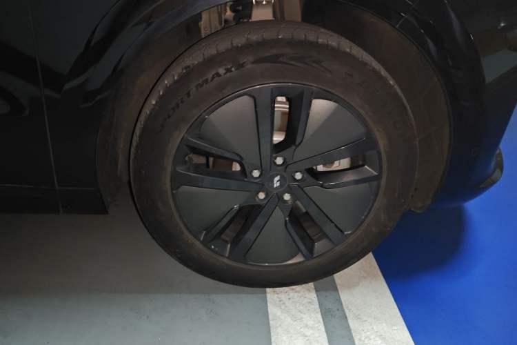 Used Li Auto L6 2024 Pro Model Exterior 1
