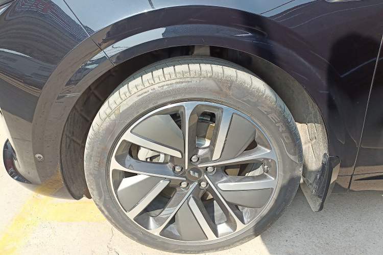 Used Li Auto L6 2024 Pro Model Exterior 4