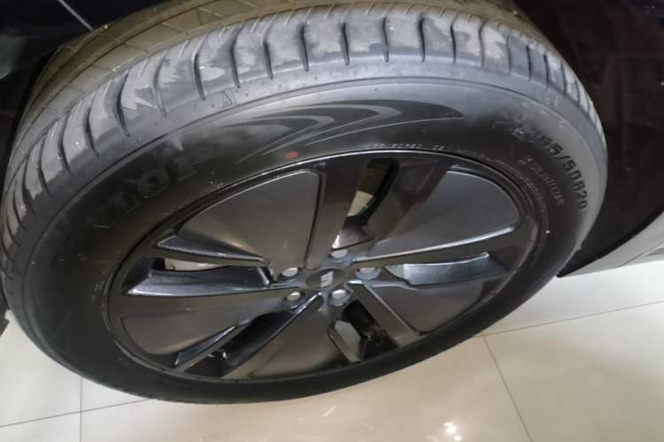 Used Li Auto L6 2024 Pro Model Exterior 4