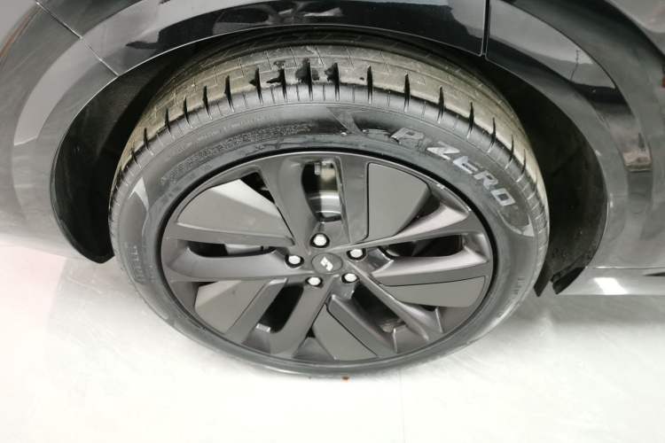 Used Li Auto L6 2024 Pro Model Exterior 4