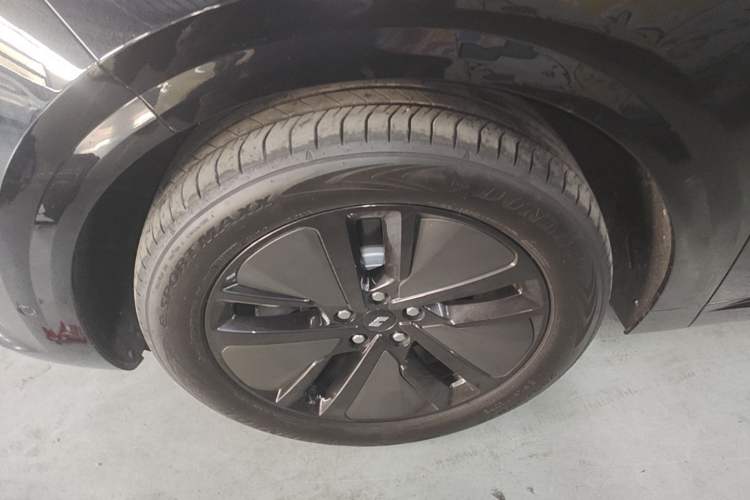 Used Li Auto L6 2024 Pro Model Exterior 4