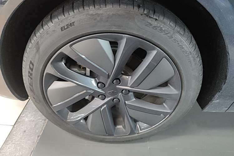 Used Li Auto L6 2024 Pro Model Exterior 4