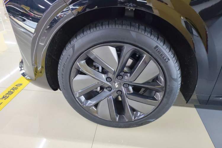 Used Li Auto L6 2024 Pro Model Exterior 4