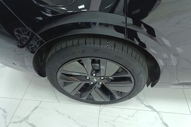 Used Li Auto L6 2024 Pro Model Exterior 5