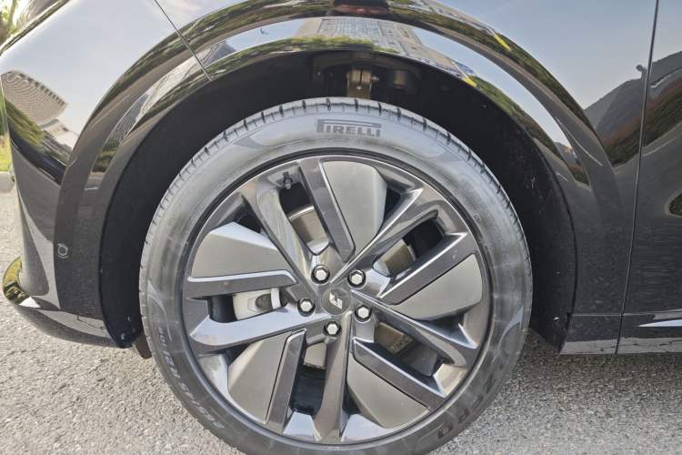 Used Li Auto L6 2024 Pro Model Exterior 8