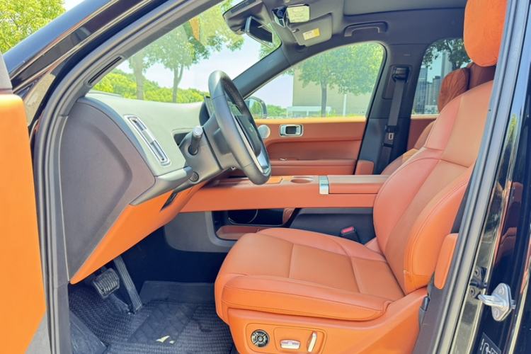 Used Li Auto L6 2024 Pro Model Interior 1