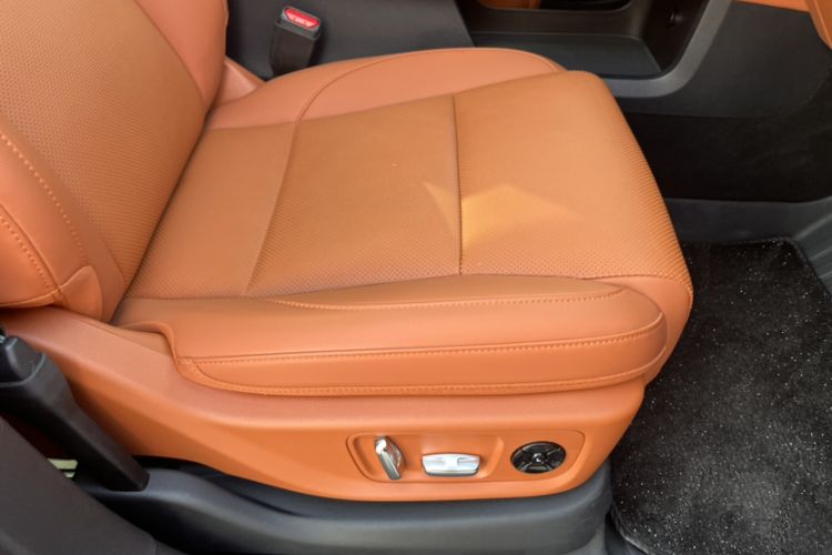 Used Li Auto L6 2024 Pro Model Interior 12