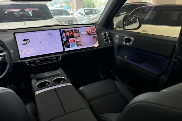 Used Li Auto L6 2024 Pro Model Interior 13