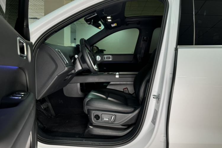 Used Li Auto L6 2024 Pro Model Interior 15