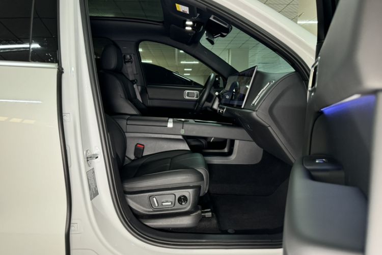 Used Li Auto L6 2024 Pro Model Interior 4