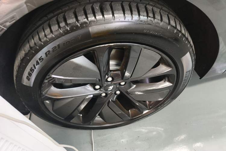 Used Li Auto L6 2024 Pro Model Left Front Wheel Hub