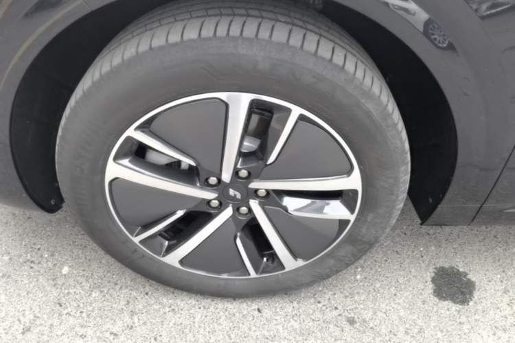 Used Li Auto L6 2024 Pro Model Left Front Wheel Hub