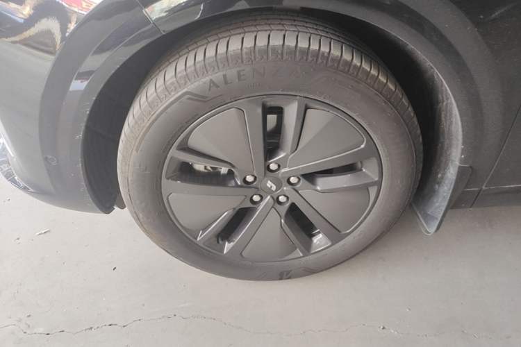 Used Li Auto L6 2024 Pro Model Left Front Wheel Hub