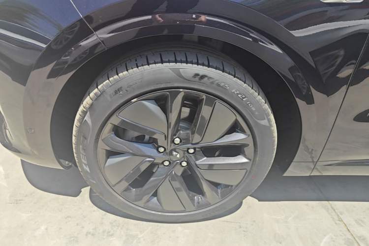 Used Li Auto L6 2024 Pro Model Left Front Wheel Hub