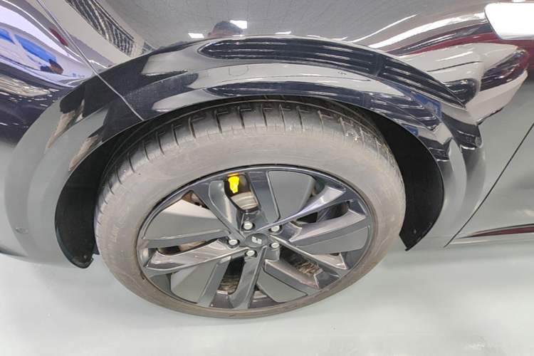 Used Li Auto L6 2024 Pro Model Left Front Wheel Hub