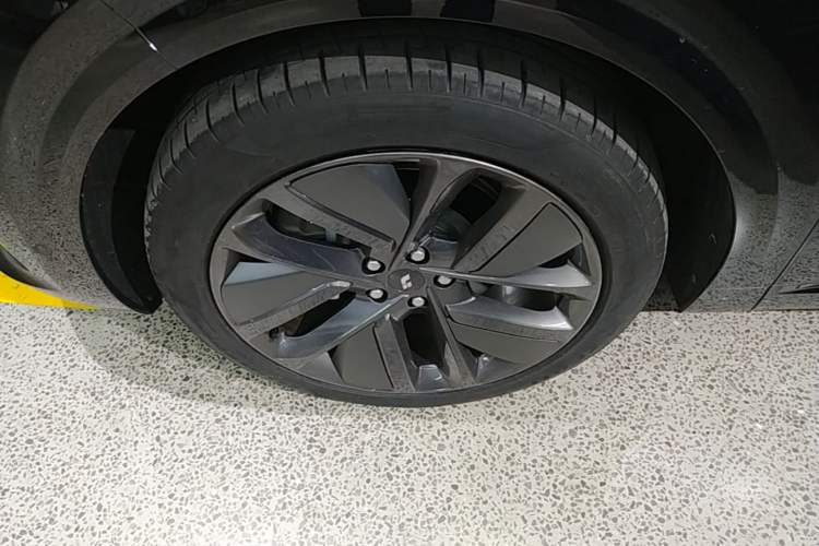 Used Li Auto L6 2024 Max Left Front Wheel Hub