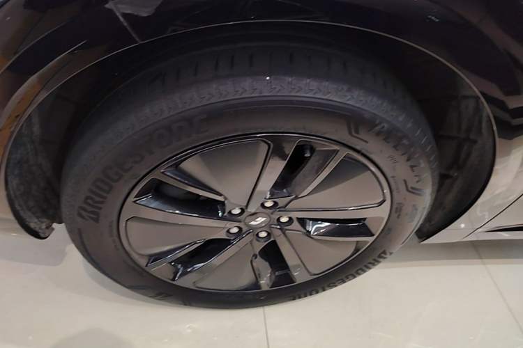 Used Li Auto L6 2024 Pro Model Left Front Wheel Hub