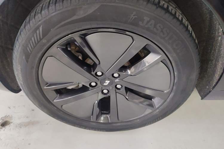 Used Li Auto L6 2024 Pro Model Left Front Wheel Hub