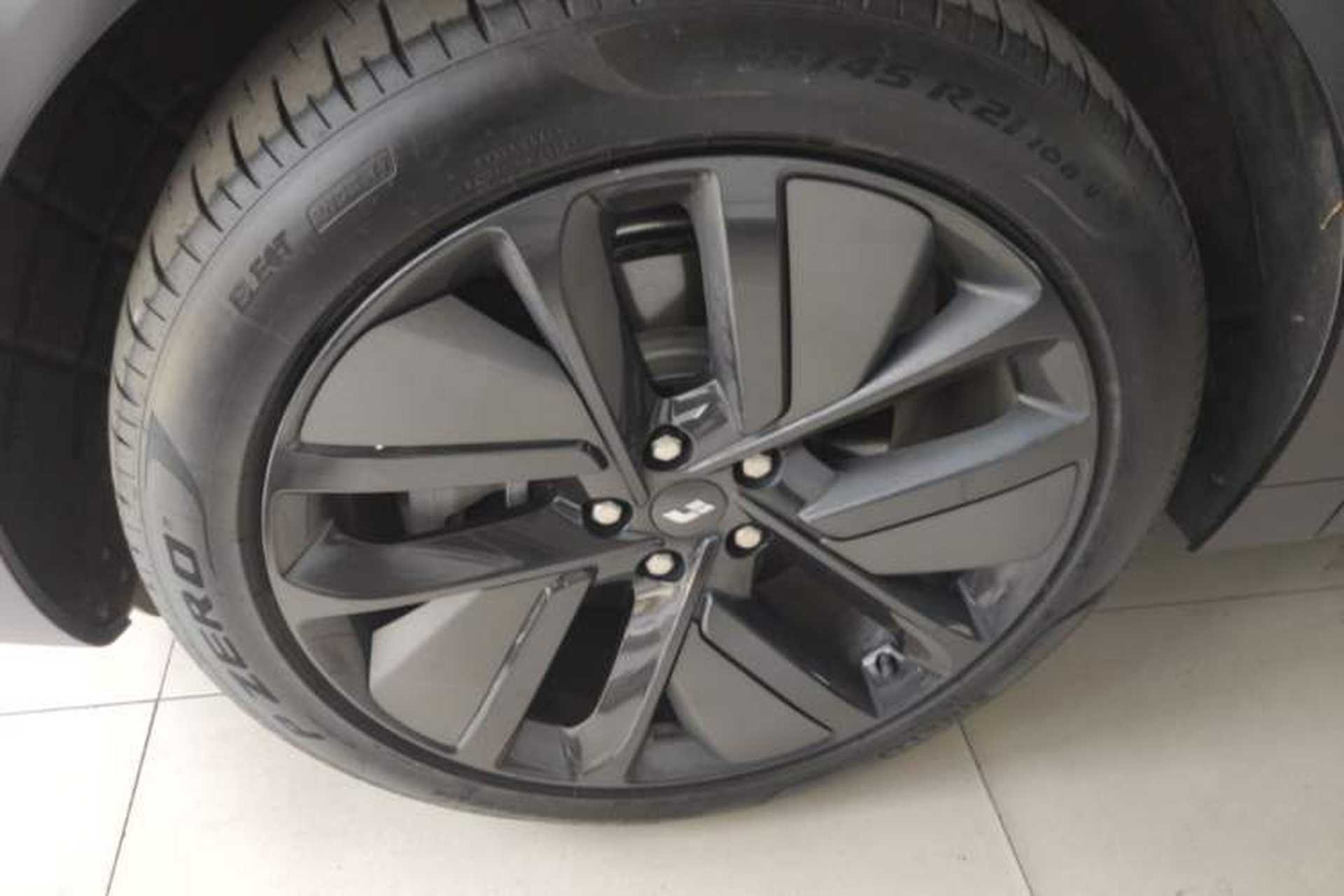 Used Li Auto L6 2024 Pro Model Left Front Wheel Hub