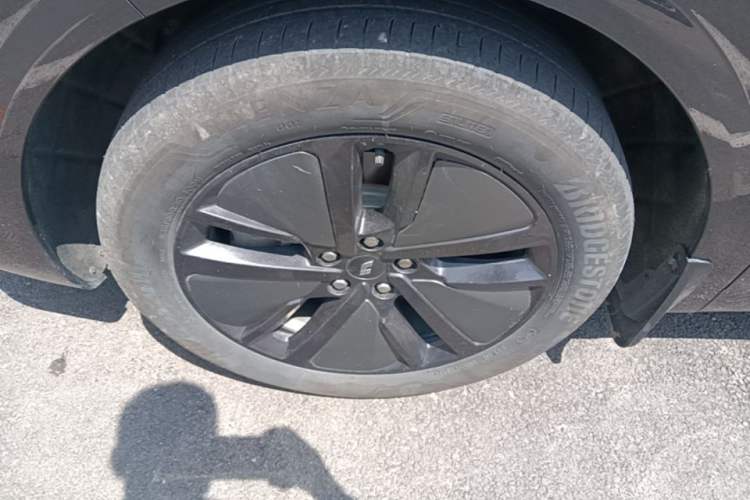 Used Li Auto L6 2024 Pro Model Left Front Wheel Hub