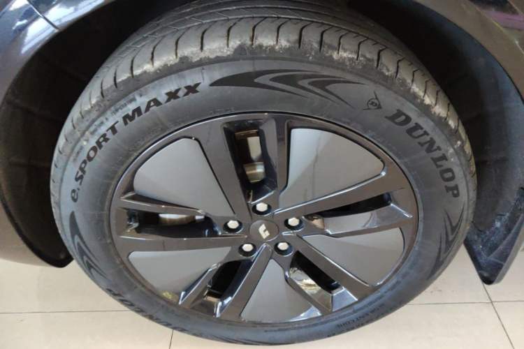 Used Li Auto L6 2024 Pro Model Left Front Wheel Hub