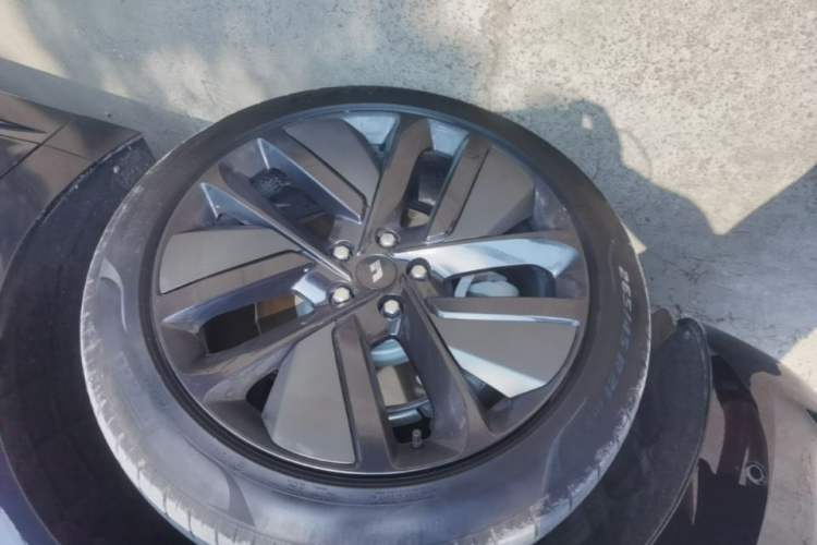 Used Li Auto L6 2024 Pro Model Left Front Wheel Hub