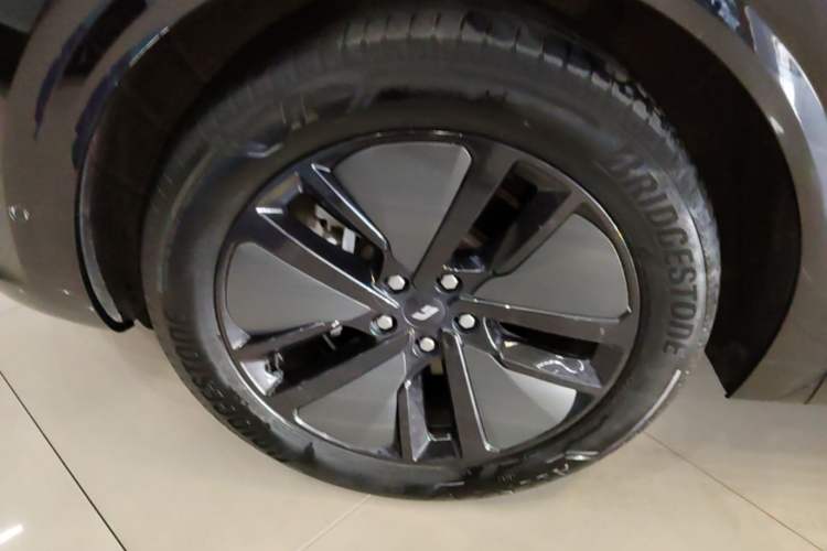 Used Li Auto L6 2024 Pro Model Left Front Wheel Hub