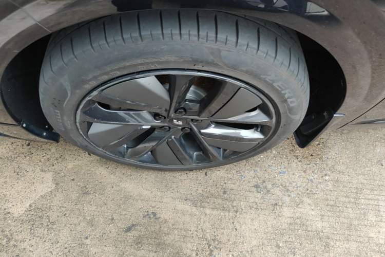 Used Li Auto L6 2024 Max Left Front Wheel Hub