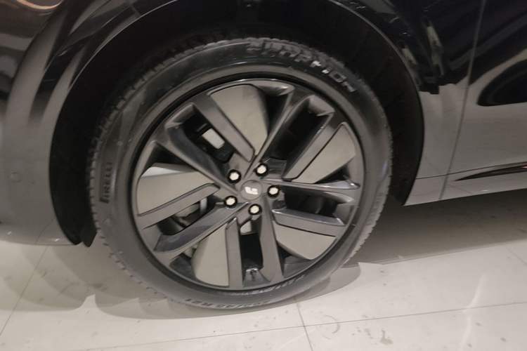 Used Li Auto L6 2024 Pro Model Left Front Wheel Hub