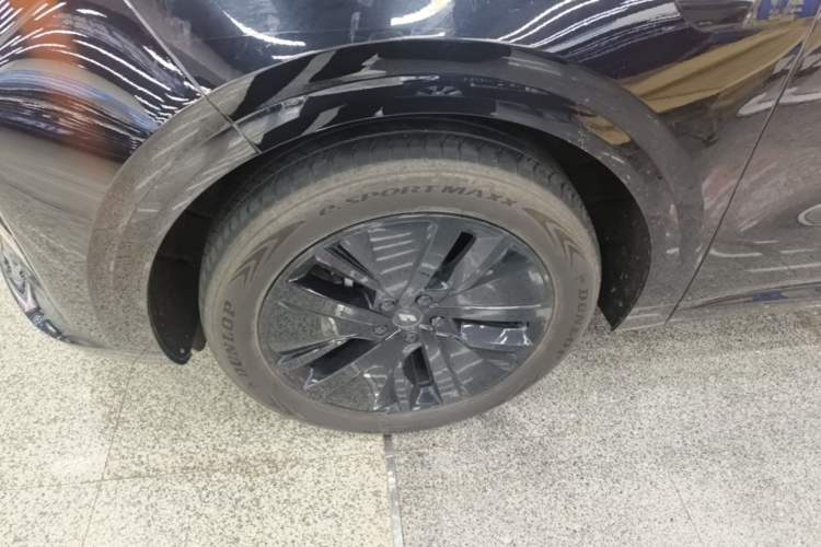 Used Li Auto L6 2024 Pro Model Left Front Wheel Hub