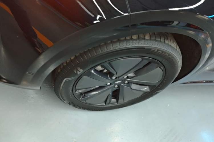 Used Li Auto L6 2024 Pro Model Left Front Wheel Hub