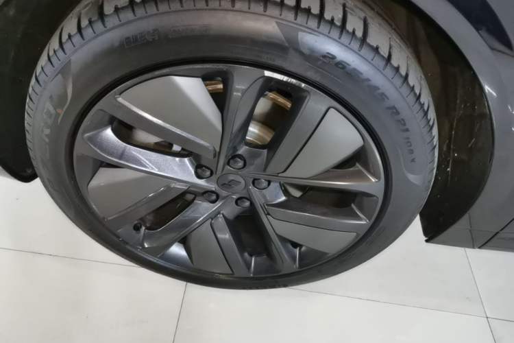 Used Li Auto L6 2024 Max Left Front Wheel Hub