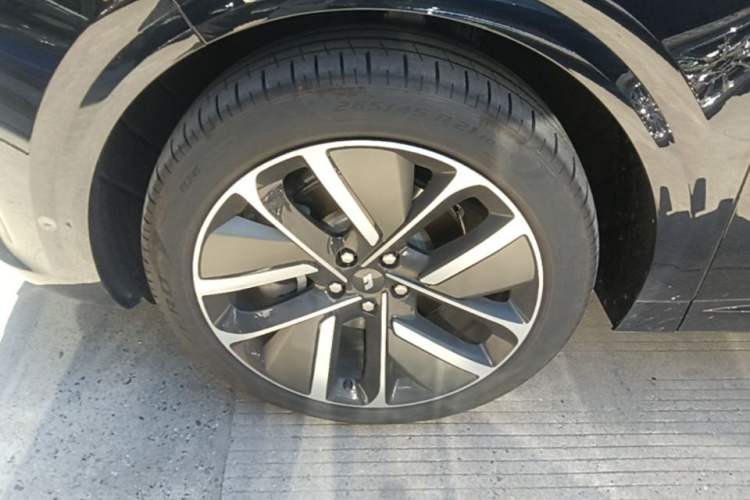 Used Li Auto L6 2024 Pro Model Left Front Wheel Hub