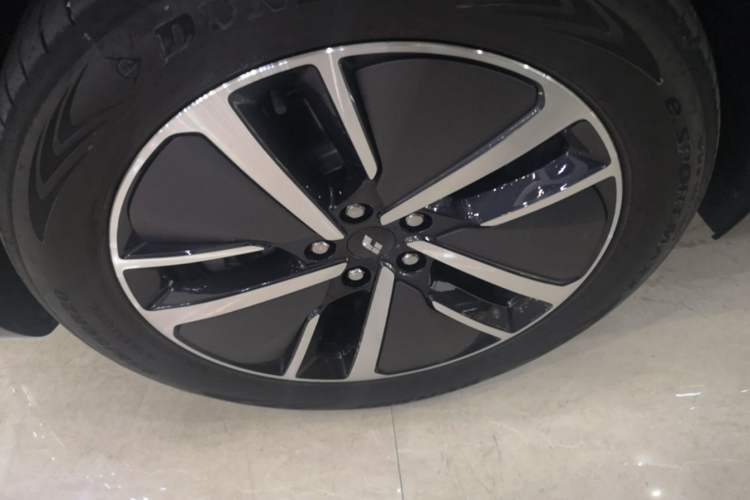 Used Li Auto L6 2024 Max Left Front Wheel Hub