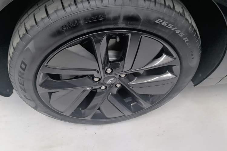 Used Li Auto L6 2024 Pro Model Left Front Wheel Hub