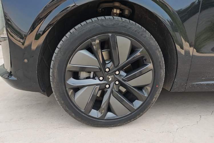 Used Li Auto L6 2024 Pro Model Left Front Wheel Hub
