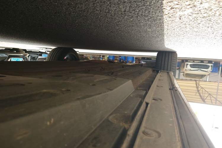 Used Li Auto L6 2024 Pro Model Left Side Sill