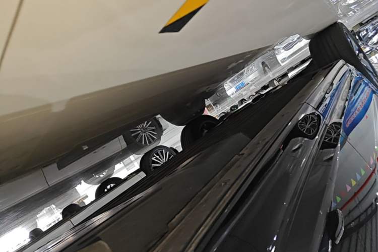 Used Li Auto L6 2024 Pro Model Left Side Sill