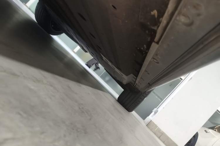 Used Li Auto L6 2024 Pro Model Left Side Sill