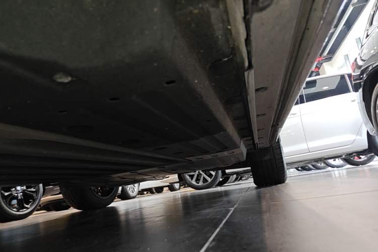 Used Li Auto L6 2024 Pro Model Left Side Sill