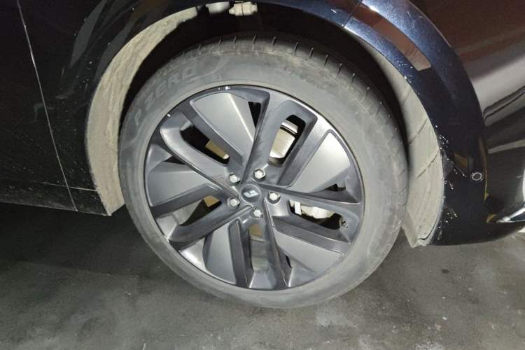 Used Li Auto L6 2024 Max Right Front Wheel Hub