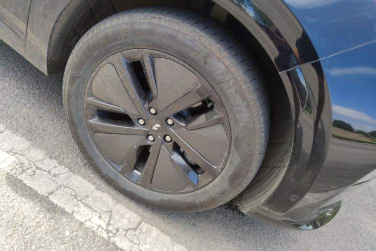 Used Li Auto L6 2024 Pro Model Right Front Wheel Hub