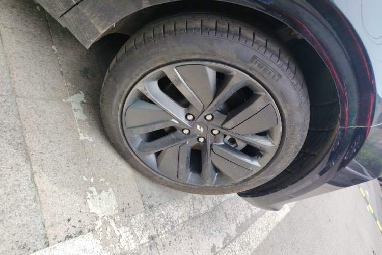 Used Li Auto L6 2024 Pro Model Right Front Wheel Hub