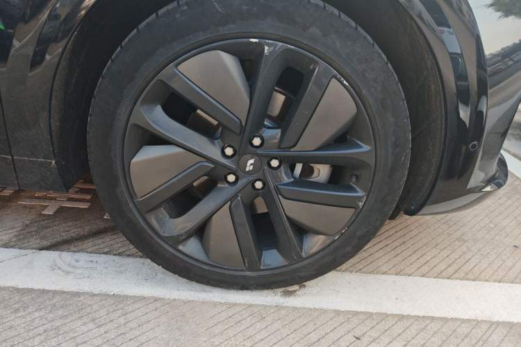 Used Li Auto L6 2024 Pro Model Right Front Wheel Hub