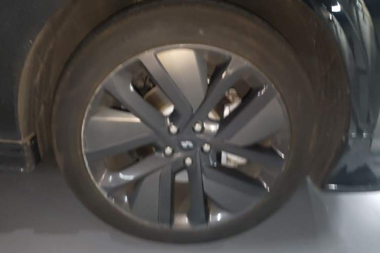 Used Li Auto L6 2024 Max Right Front Wheel Hub