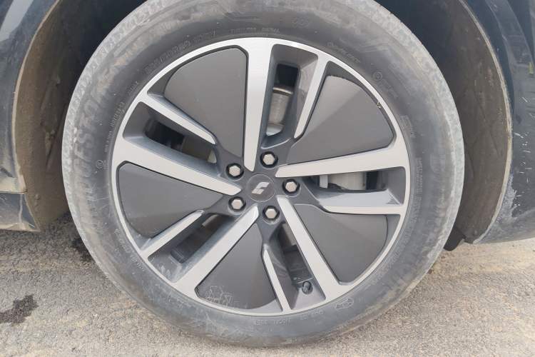 Used Li Auto L6 2024 Pro Model Right Front Wheel Hub
