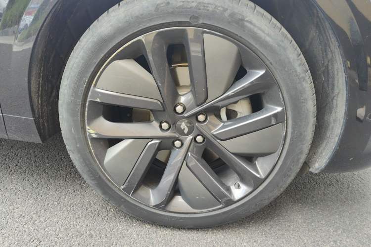 Used Li Auto L6 2024 Pro Model Right Front Wheel Hub