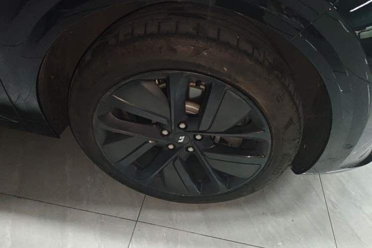 Used Li Auto L6 2024 Pro Model Right Front Wheel Hub