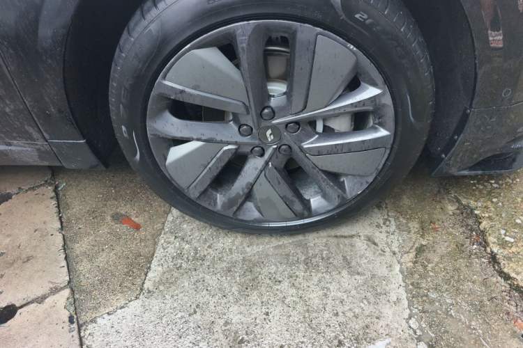 Used Li Auto L6 2024 Pro Model Right Front Wheel Hub