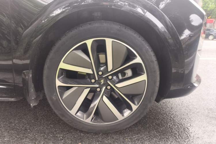 Used Li Auto L6 2024 Pro Model Right Front Wheel Hub